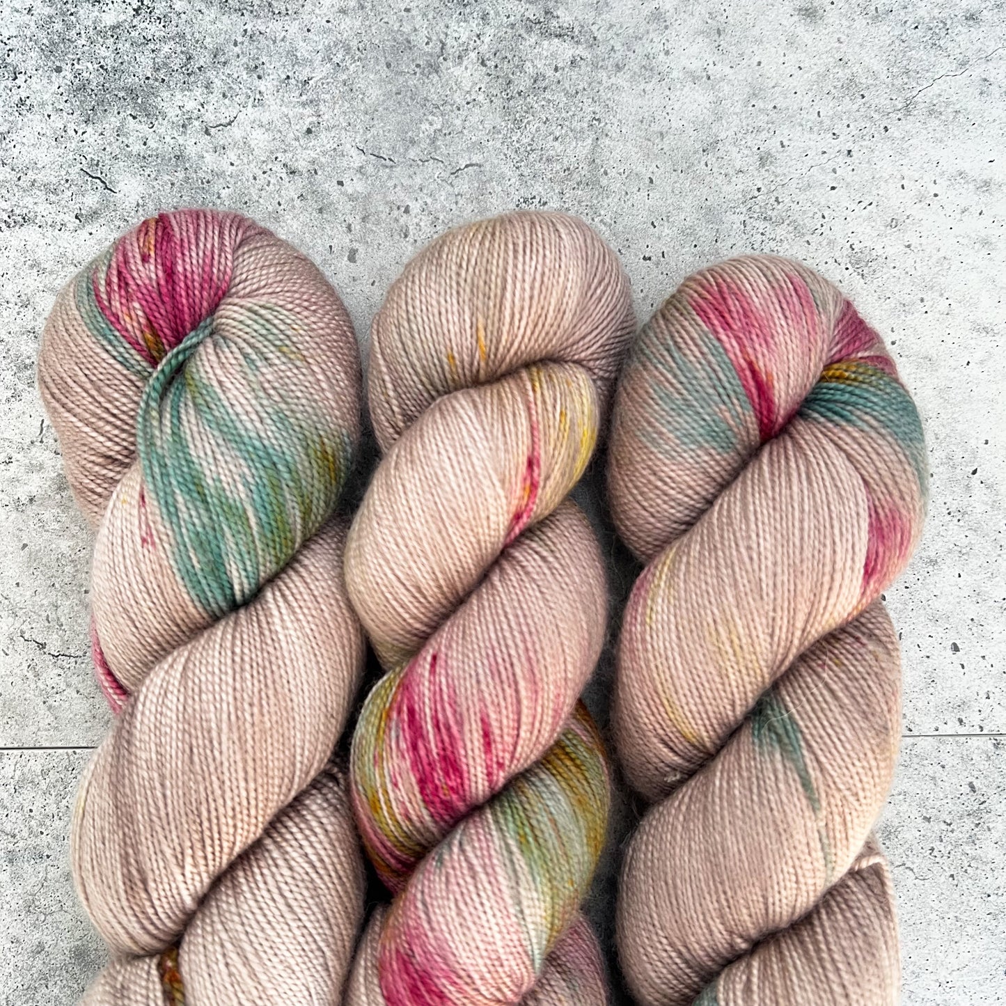 Dried Flowers on Twisted Sister (Fingering)