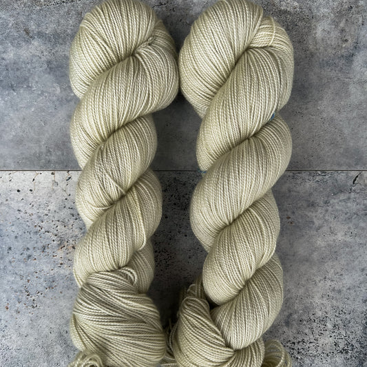 Pistachio on Twisted Sister (Fingering)