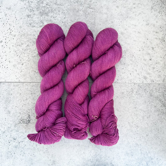 Plum on Twisted Sister (Fingering)
