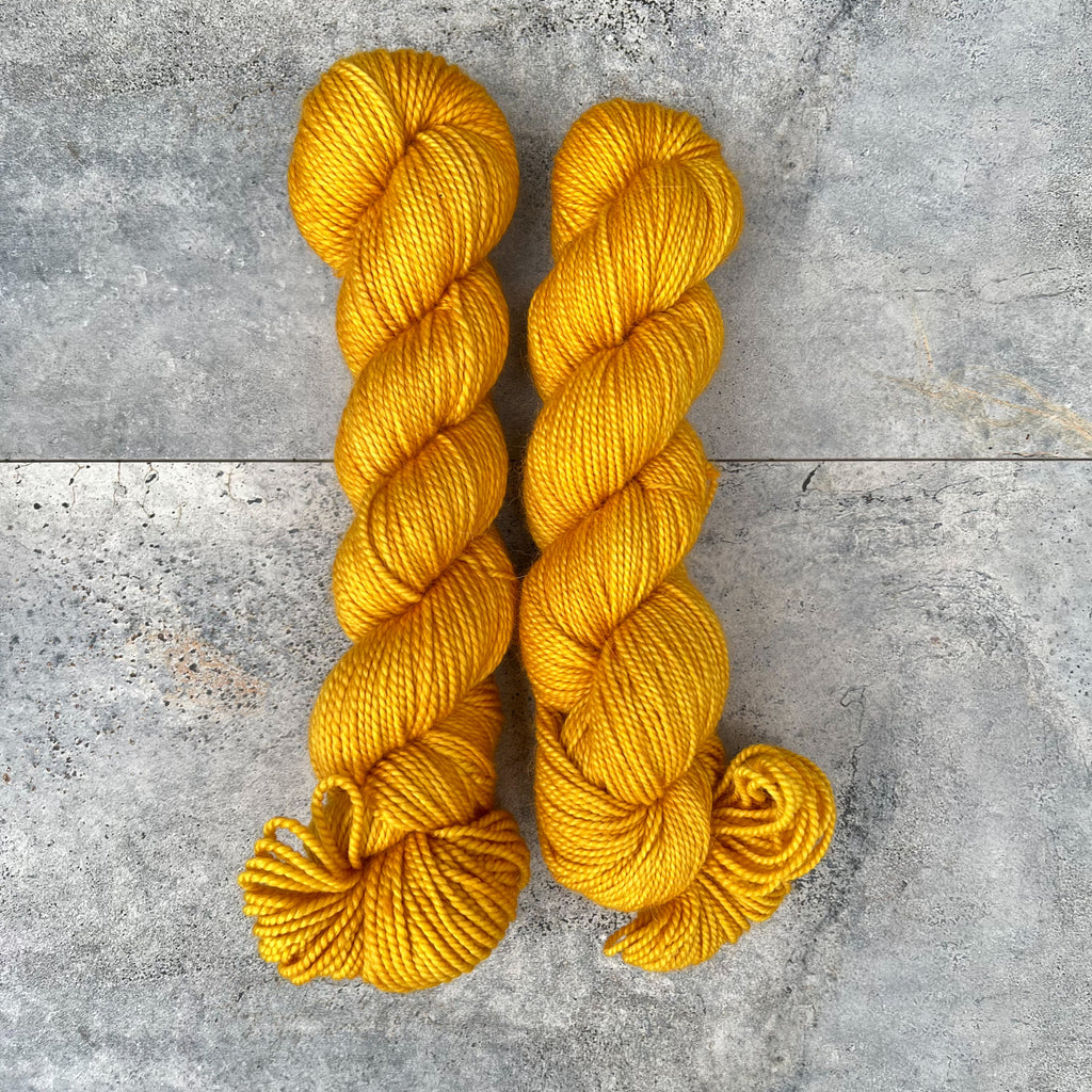 Bee Queen Uncle Mulberry (Worsted)