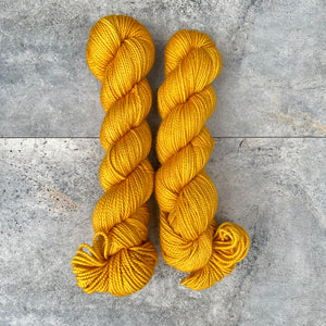 Bee Queen Uncle Mulberry (Worsted)