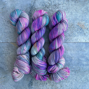 Dragonfly on Uncle Mulberry (Worsted)